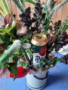 Klobásová kytice s pivem flower box